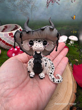 Load image into Gallery viewer, Small Inky (no wings) PRE-ORDER